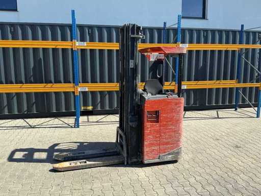 BT SRE 135 Reach Gabelstapler
