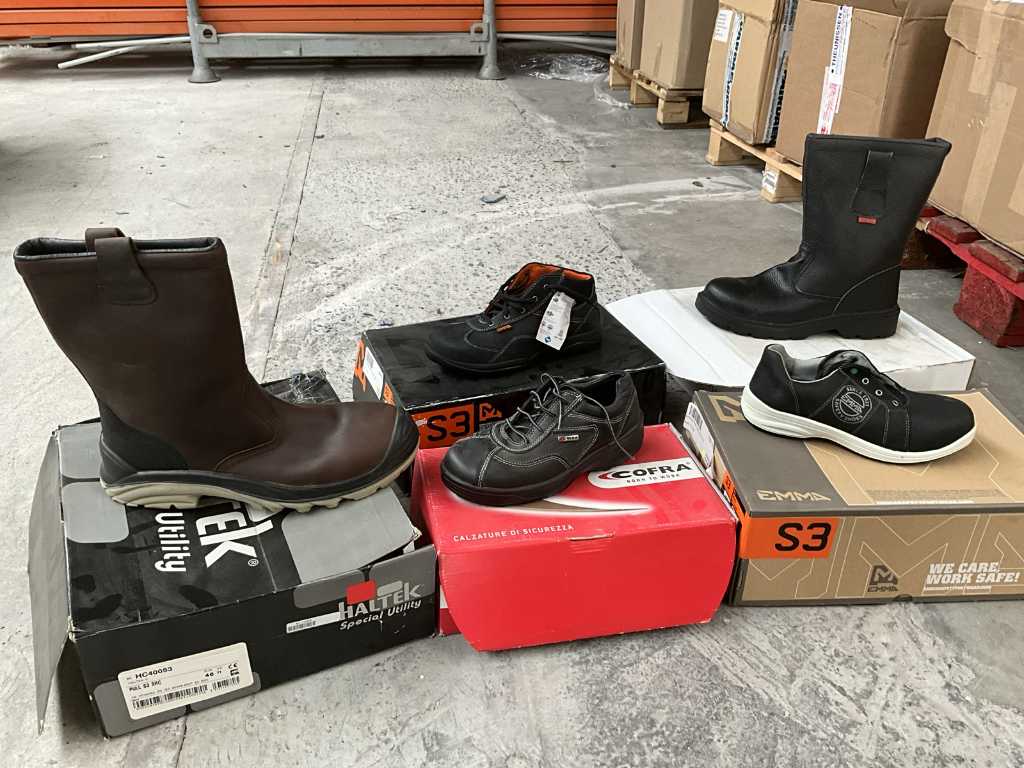16 pairs of miscellaneous safety shoes and boots