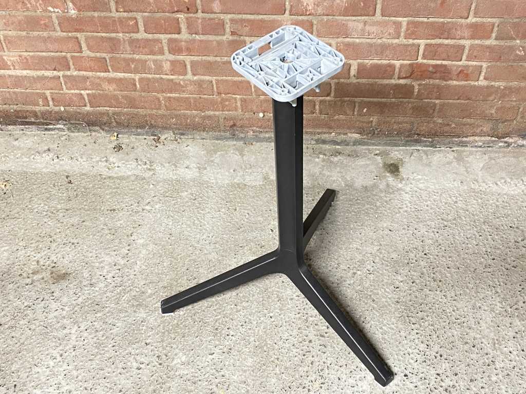 Satellit - Tischgestell