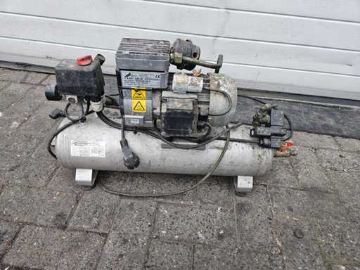 Compresor pentru rezervor de bere