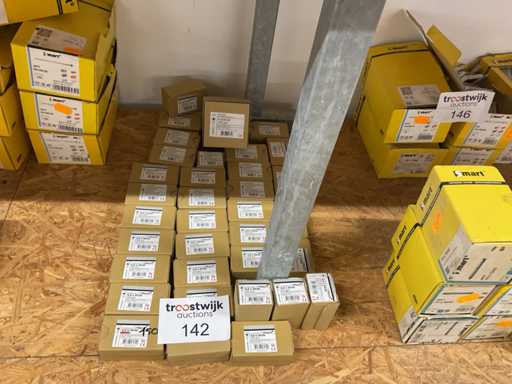 35 dozen spaanderplaatschroeven