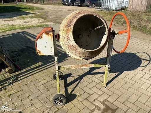 1997 Atelier de Saint-Denis B150 Betonmolen