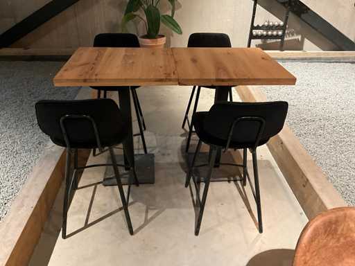 Dining table (2x)