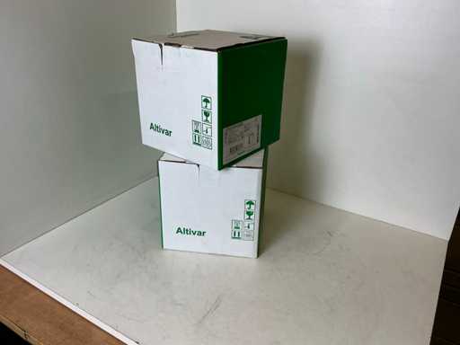 Schneider Altivar 312 ATV312HU40S6 Frequency Converter (2x)