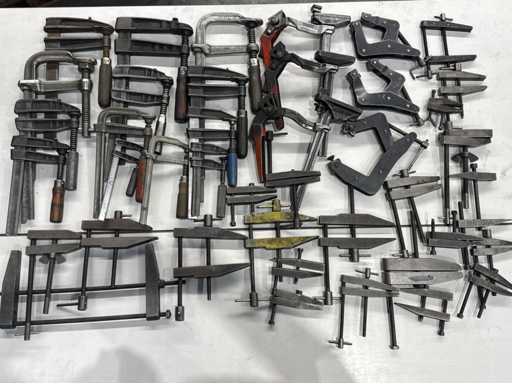   Objets de serre-vis