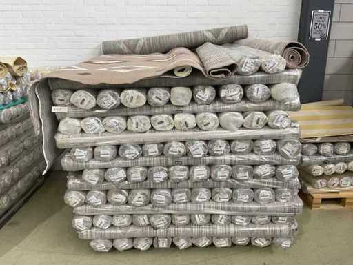 Lot de covoare "assortate" - 140 de piese - atât în interior, cât și în exterior