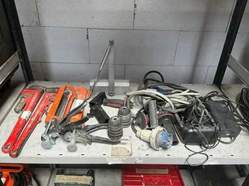 Batch of various contractor materials