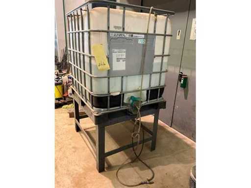 Canna IBC 1000 litri su supporto con tubo di ricarica batteria - circa 500L