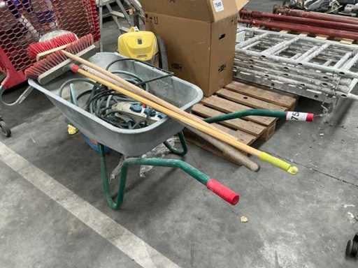 Divers accessoires de jardin