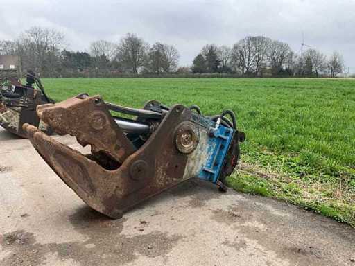 2018 Okada Hydraulic Concrete Pulverizer OSC-200A