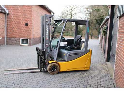 Junheinrich - 2019 - EFG216 - 4.68M Triplex, Free-Lift, Fork Positioner, Side-Shift - Forklift
