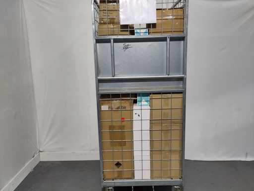 Rolcontainer met diverse producten