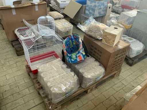 Stock of various accessories for animals