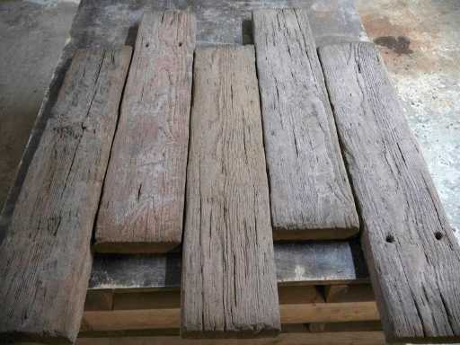 Betonnen houtlook tegels (ca.40 st)