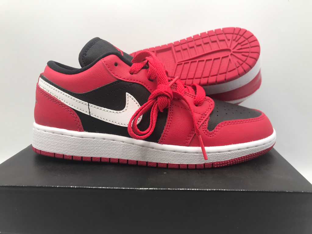 Nike Air Jordan 1 Low Black/White-Very Berry Sneakers 35.5