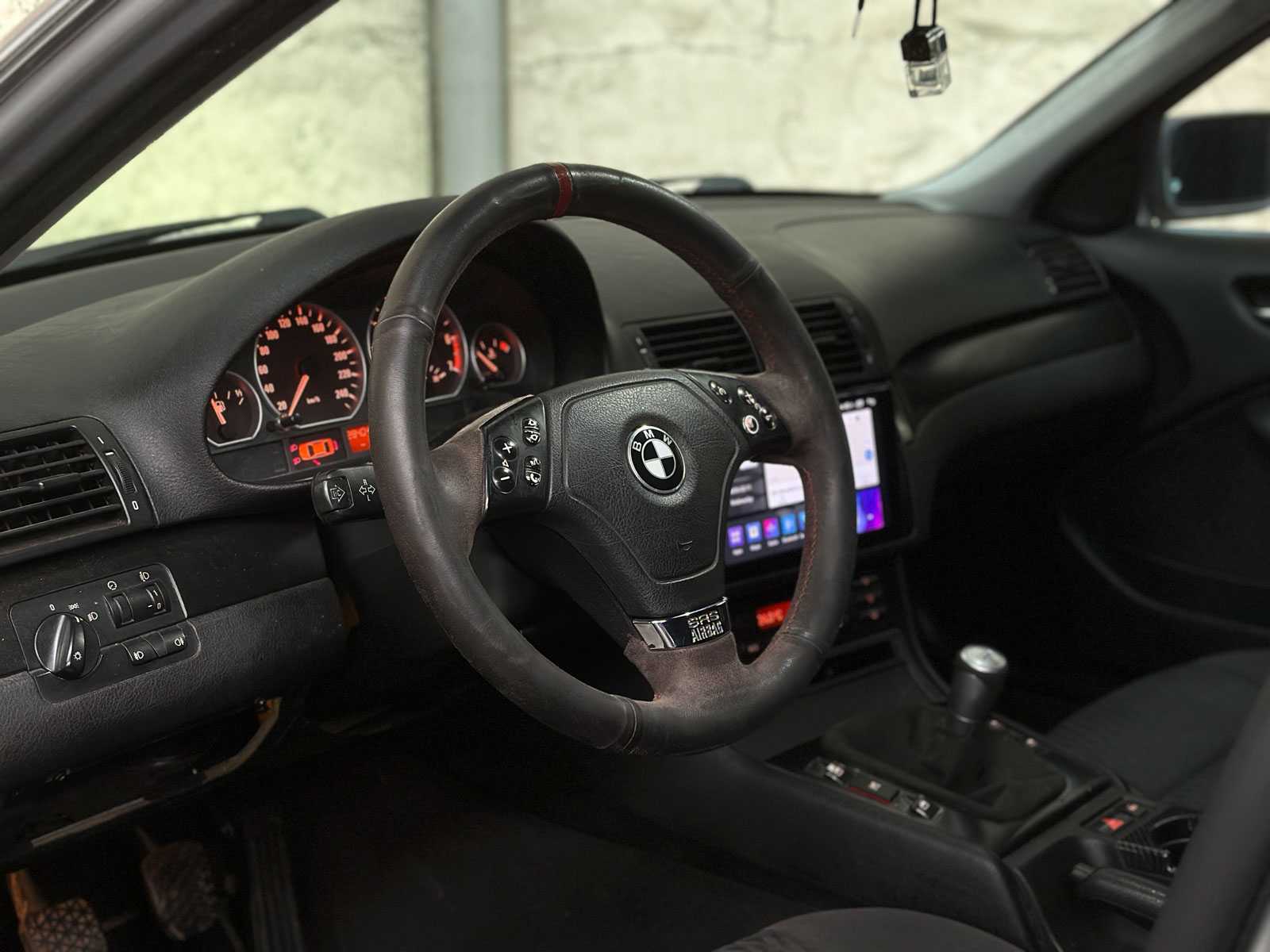 BMW 320i Executive 6-cylinder 150hp 1998, XJ-DS-29