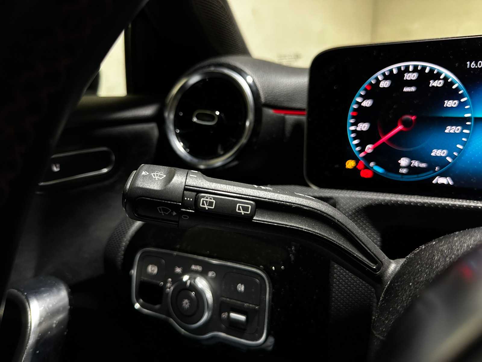 Mercedes-Benz A200 Business Solution AMG A-klasse 163pk 2019 (Origineel-NL), XH-436-L