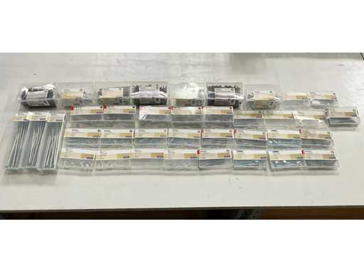 Range Various fasteners (37x)