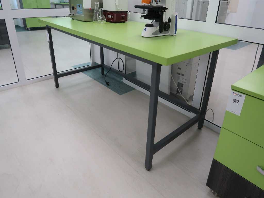 Tavolo da laboratorio