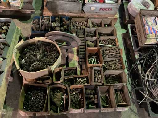 Lotto di vari fissaggi