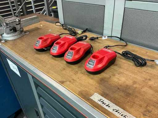 MILWAUKEE M4C Charging Station 4 V (4x)