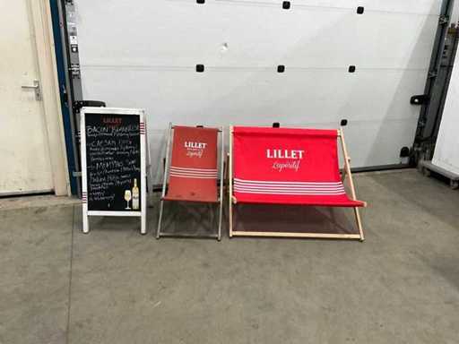 Scaune de plajă Lillet și semn pe trotuar