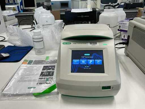 BIO-RAD T100 Thermal Cycler