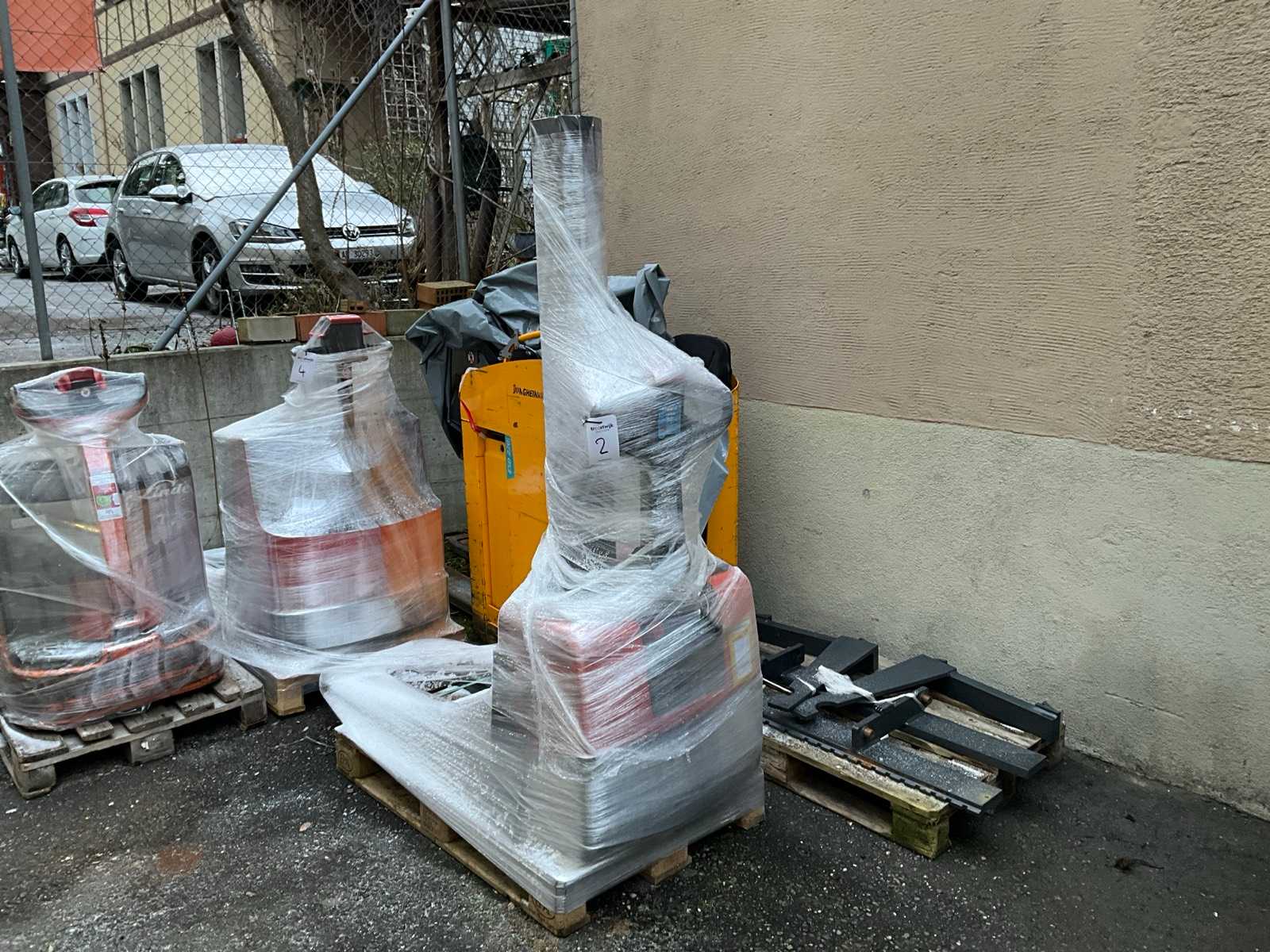 Toyota Order Pickers