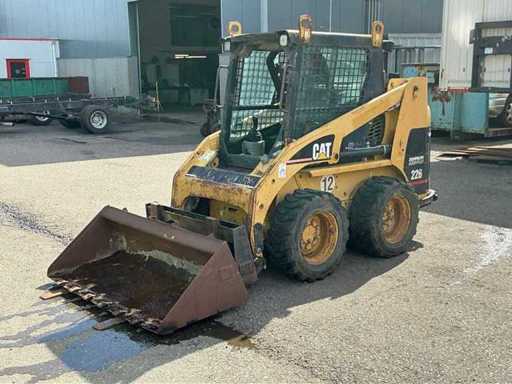 2000 CAT 226 Schranklader