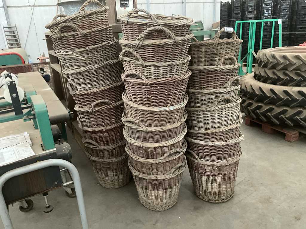Wicker baskets (34x)