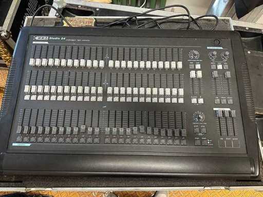 SGM - Studio 24 - Lichtconsole - 1999