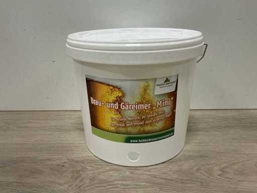 Wiadro z pokrywą 17 Ltr (94x)