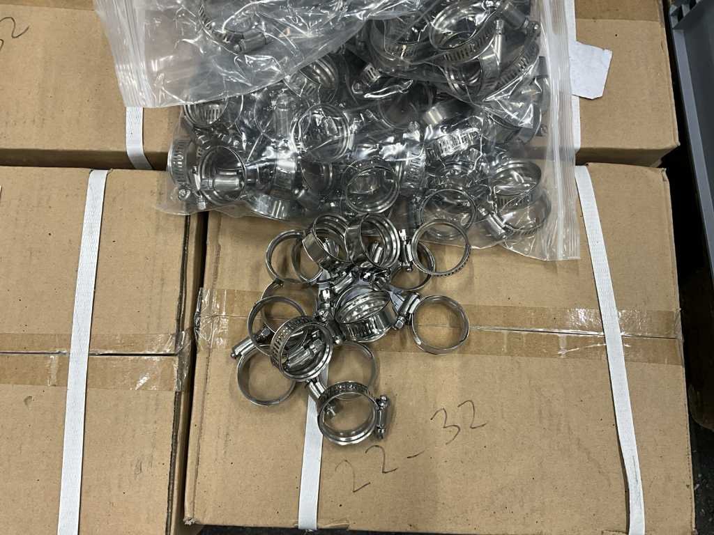22-32 Batch of hose clamps