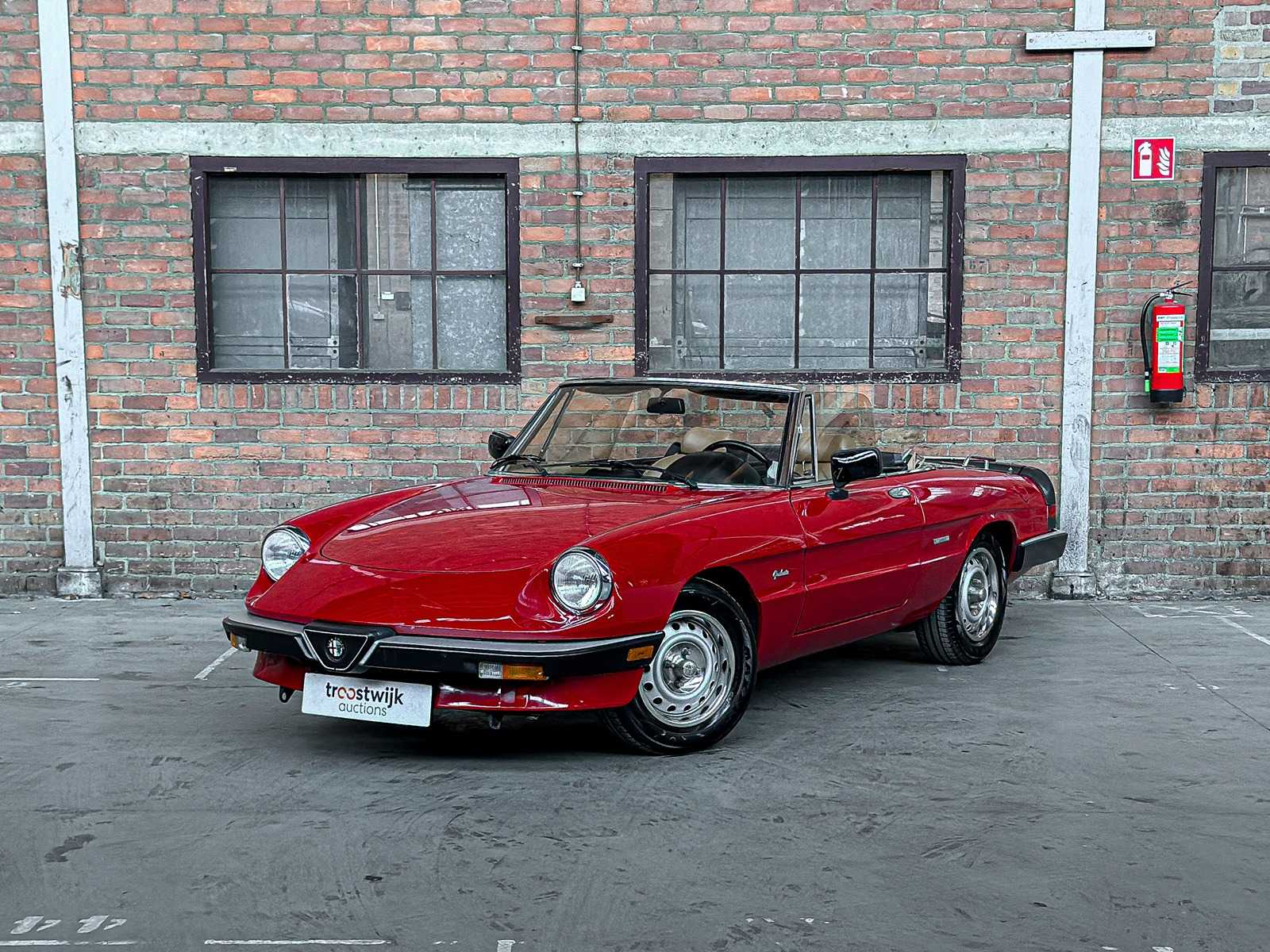 Alfa Romeo Spider 2.0 118pk 1987, NS-842-F