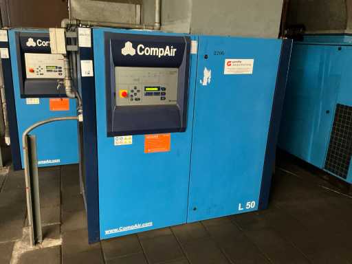 2008 Compressore a vite CompAir L50-7.5A