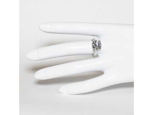 Anello in oro bianco 18 carati con 3,04 carati diamante