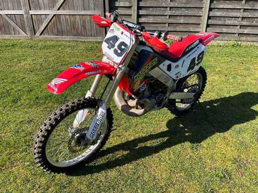 1997 Honda CR250 dirt bike