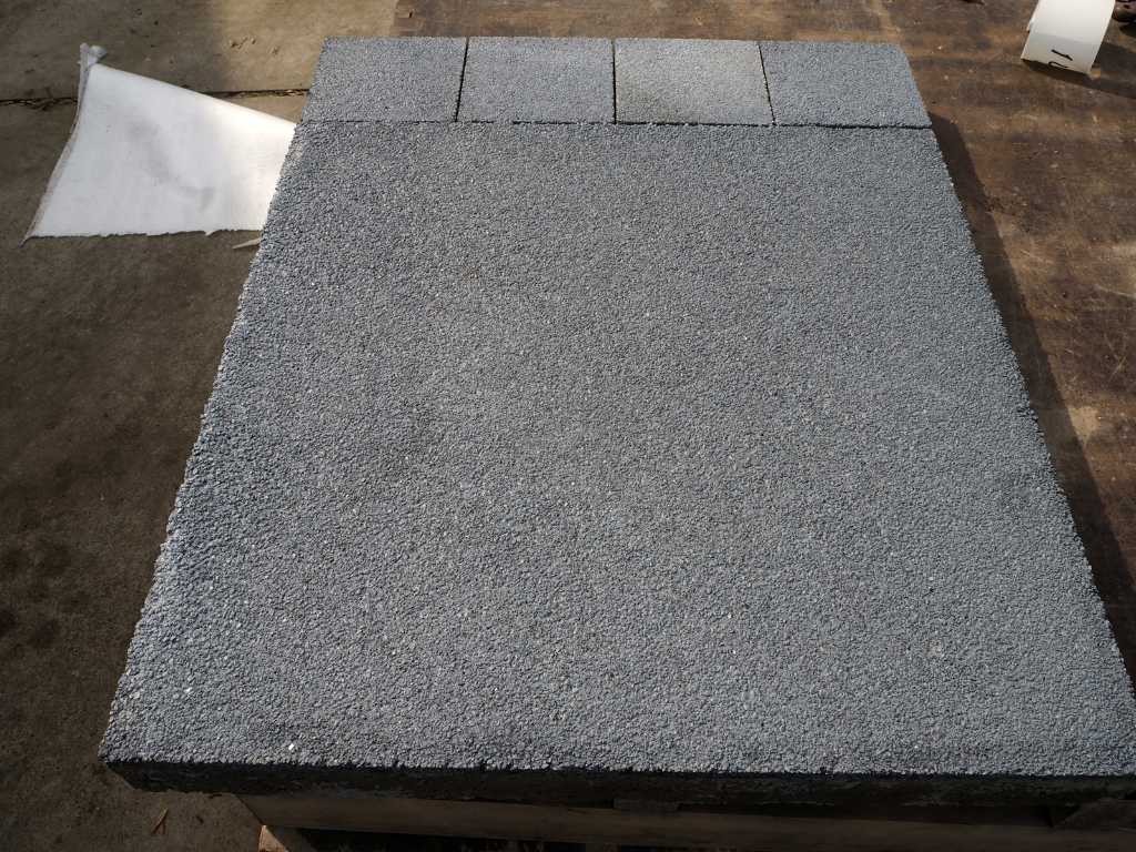 Concrete garden tiles 17.2m²