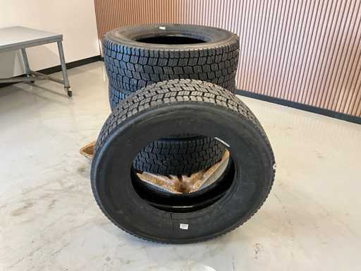 4x 315/60R22.5 neu beschnittener Lkw-Reifen