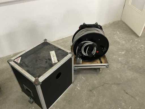 Cavo multicore al tamburo nel case