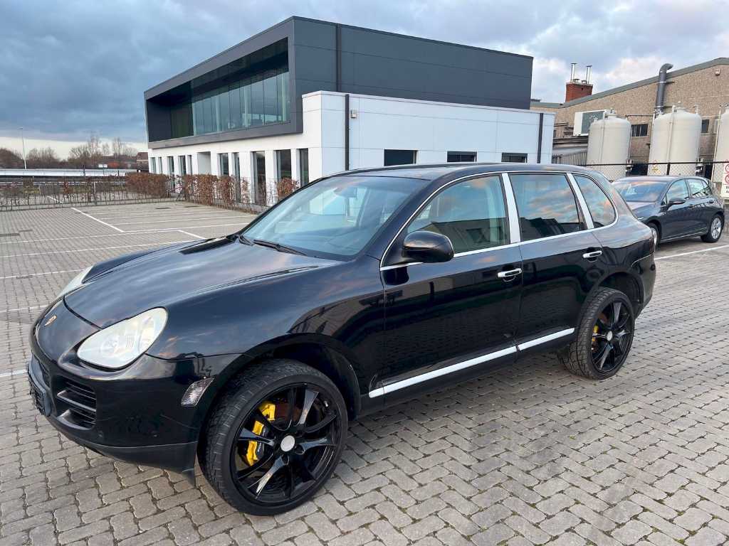 Porsche Cayenne, 2004
