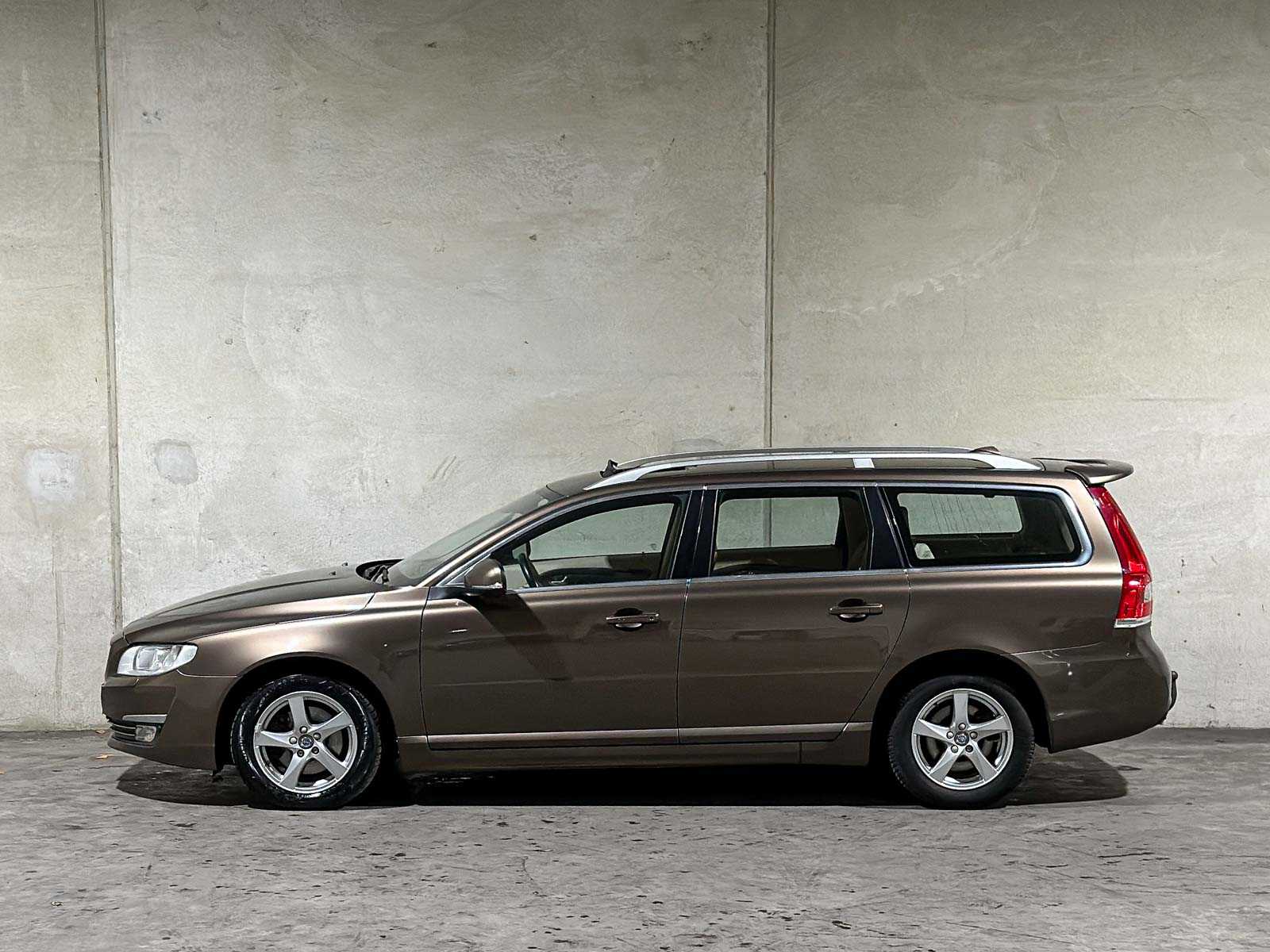 Volvo V70 2.0 D4 Summum 181pk 2015 (Origineel-NL), GB-859-B