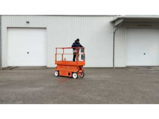 e60bd3bb-0dc2-4c2c-95dd-6505608d4d99.mp4