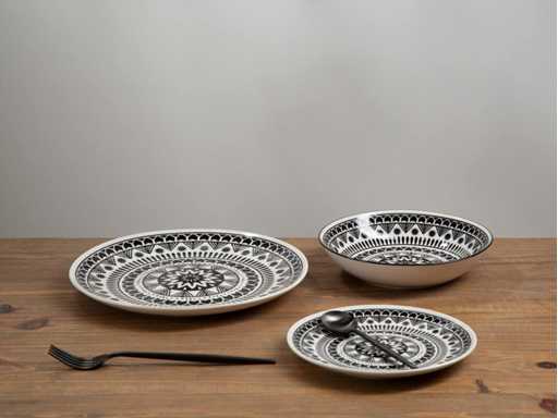 Service de table 12 pièces noires et blanches