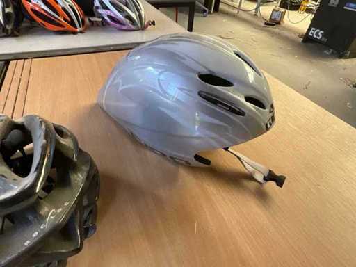 Giro fietshelm  (4x)