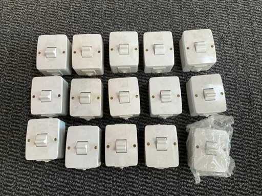 Beaucoup d’interrupteurs Presto IP44 (15x)