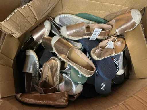 Diverse slippers/instappers (24x)