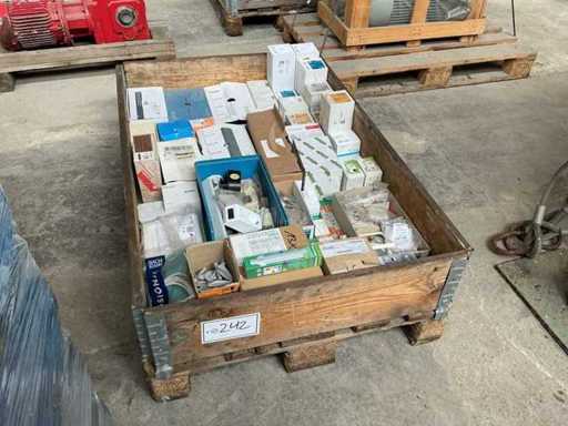Paleta materiałów instalacyjnych elektrycznych