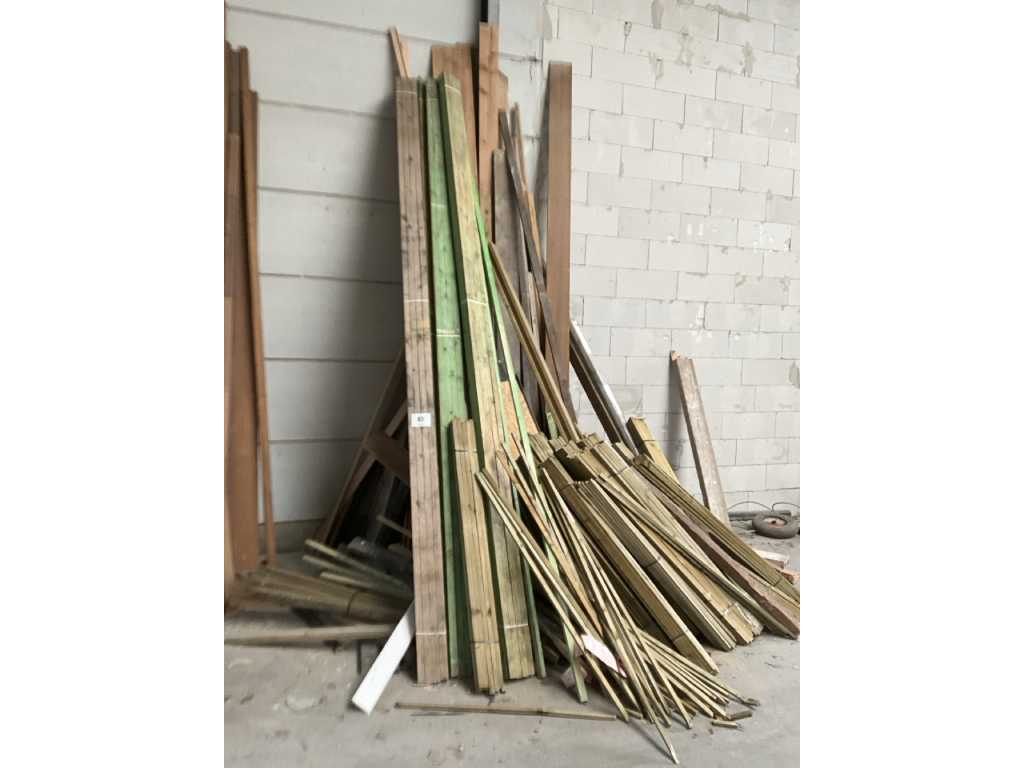 Batch of miscellaneous wood