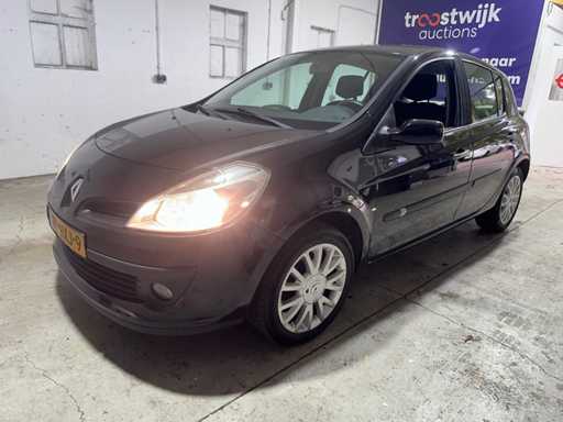Renault - Clio - Kolekcja 1.2-16V - 89-HXJ-9